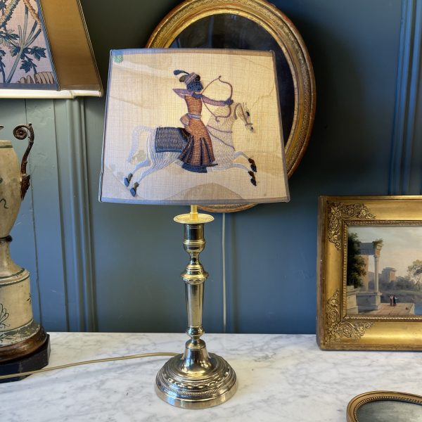 Lampe en bronze de style Louis XVI, hauteur 49 cm