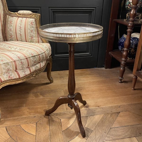 Petit guéridon tripode, hauteur 58.5 cm