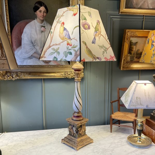 Lampe en bois peint, Hauteur 75 cm