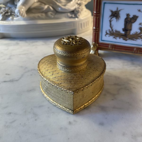 Encrier en bronze doré et ciselé XIXème