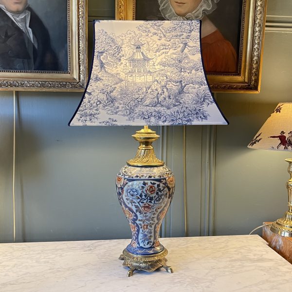 Lampe en porcelaine XIXème, hauteur 67.5 cm