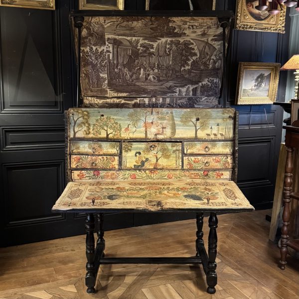 Cabinet de voyage clouté en bois peint et toile de Nantes époque XVIIIème
