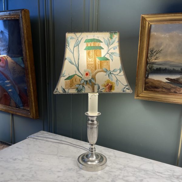 Lampe en métal argenté, hauteur 38.5 cm