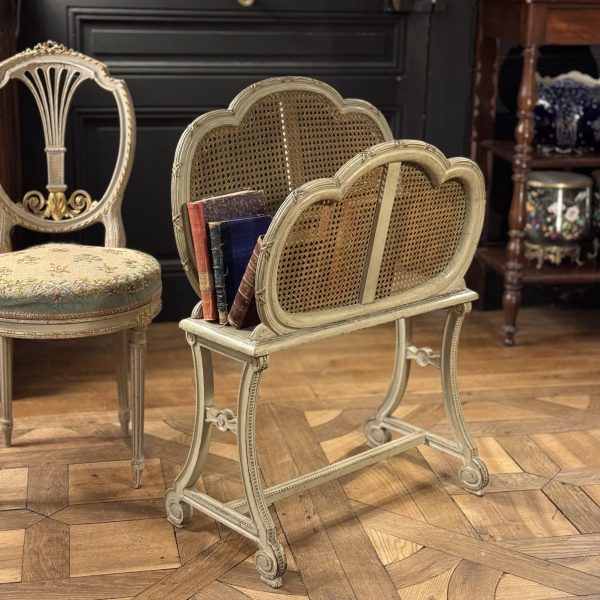 Porte-revues en bois peint et cannage époque Napoléon III