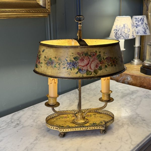 Lampe bouillotte à décor floral XIXe, hauteur 36 cm