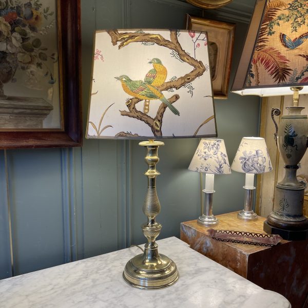 Grande lampe en bronze ciselé XIXème, hauteur 59 cm
