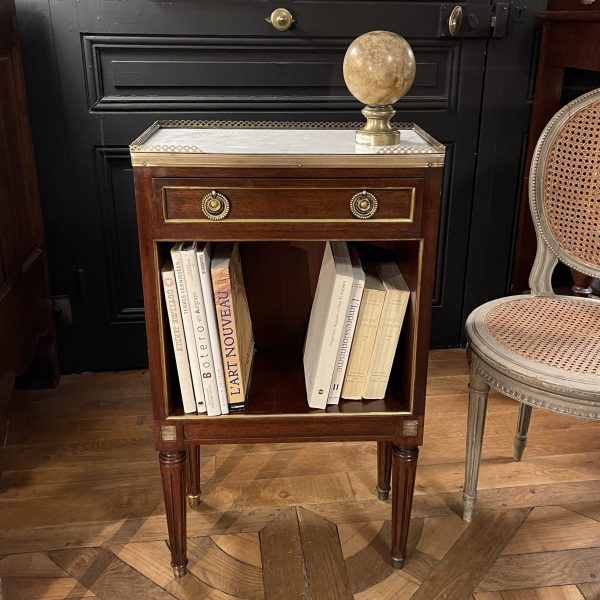 Petit bibus, bibliothèque style Louis XVI