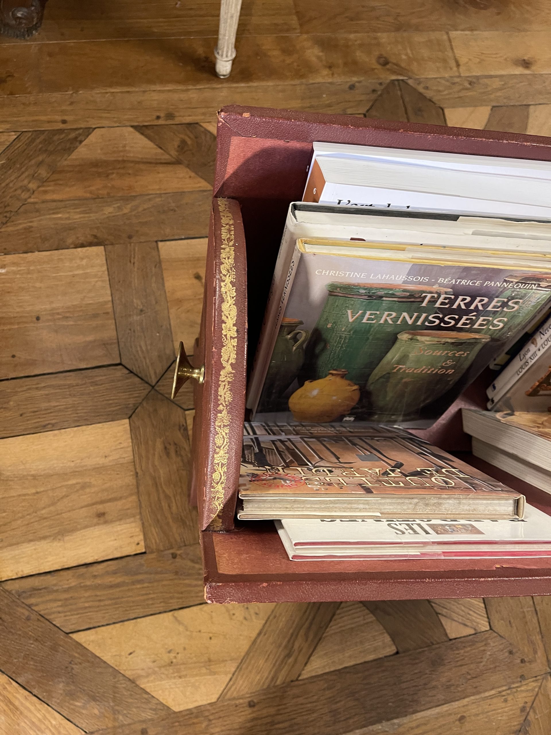 Ponvianne Antiquités Porte-revue 10