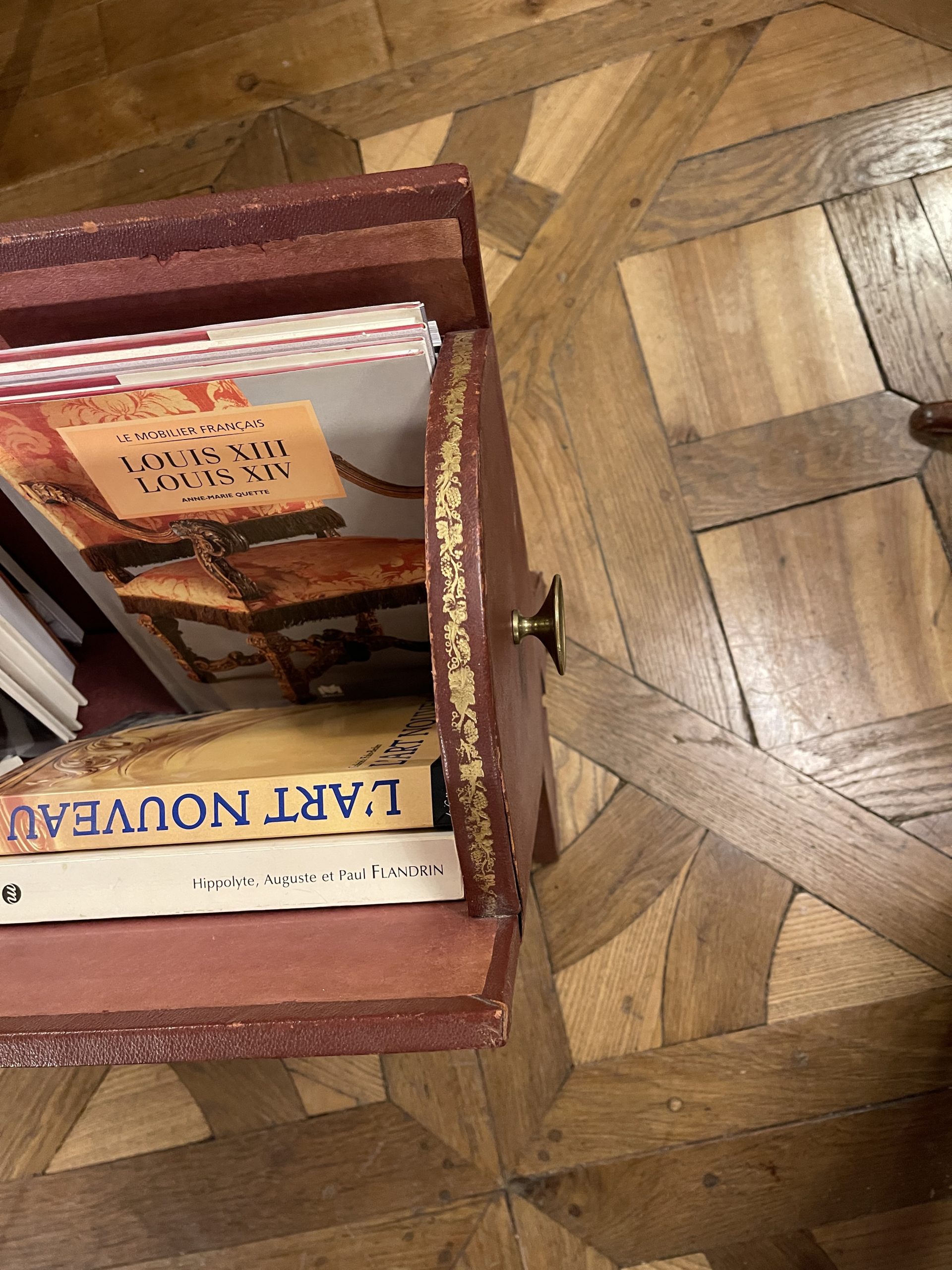 Ponvianne Antiquités Porte-revue 11