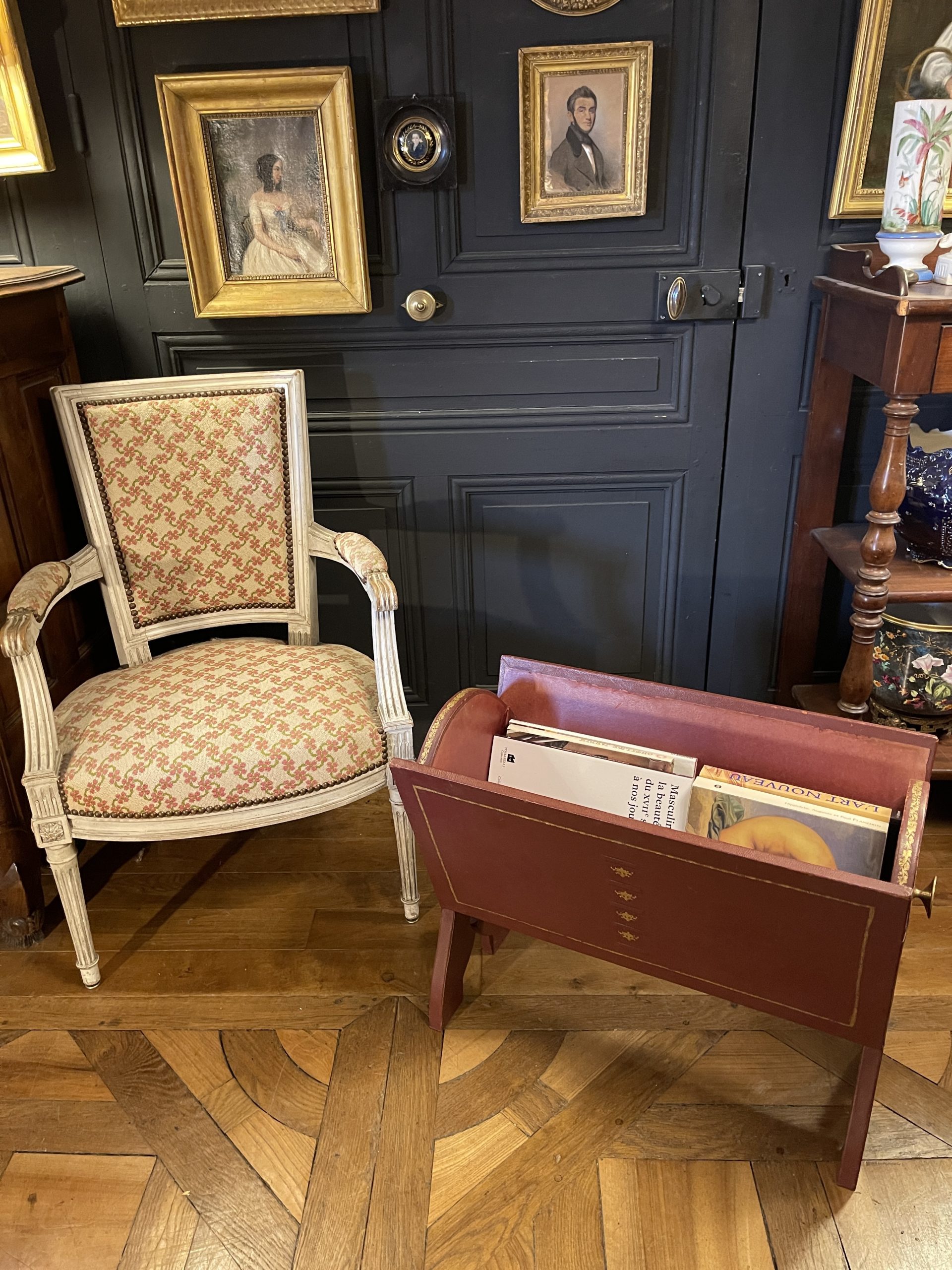 Ponvianne Antiquités Porte-revue 12