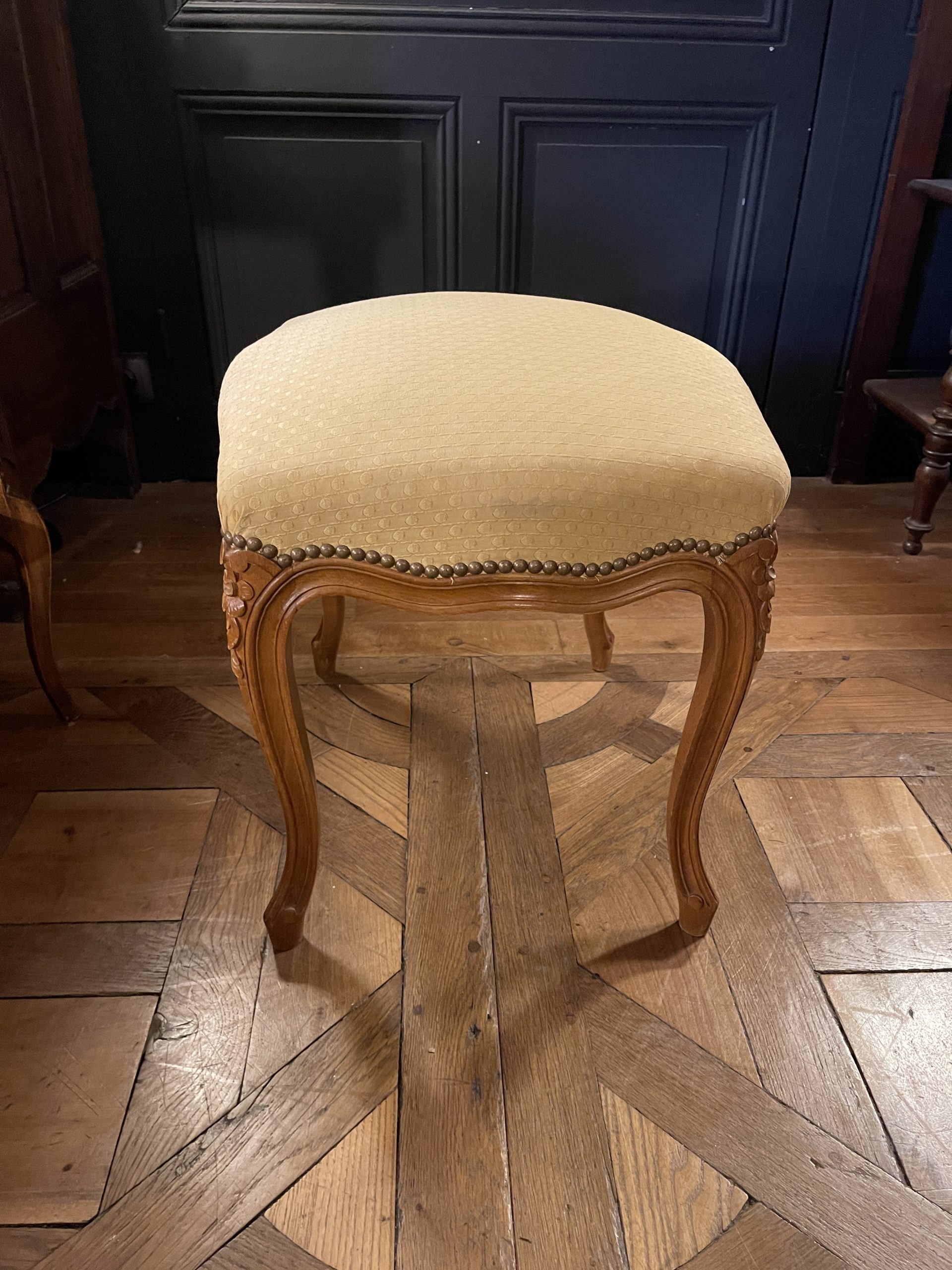 Ponvianne Antiquités Tabouret style Louis XV 2
