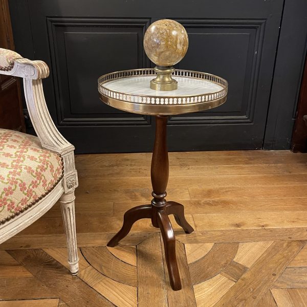 Petit guéridon tripode, Hauteur 55.5 cm