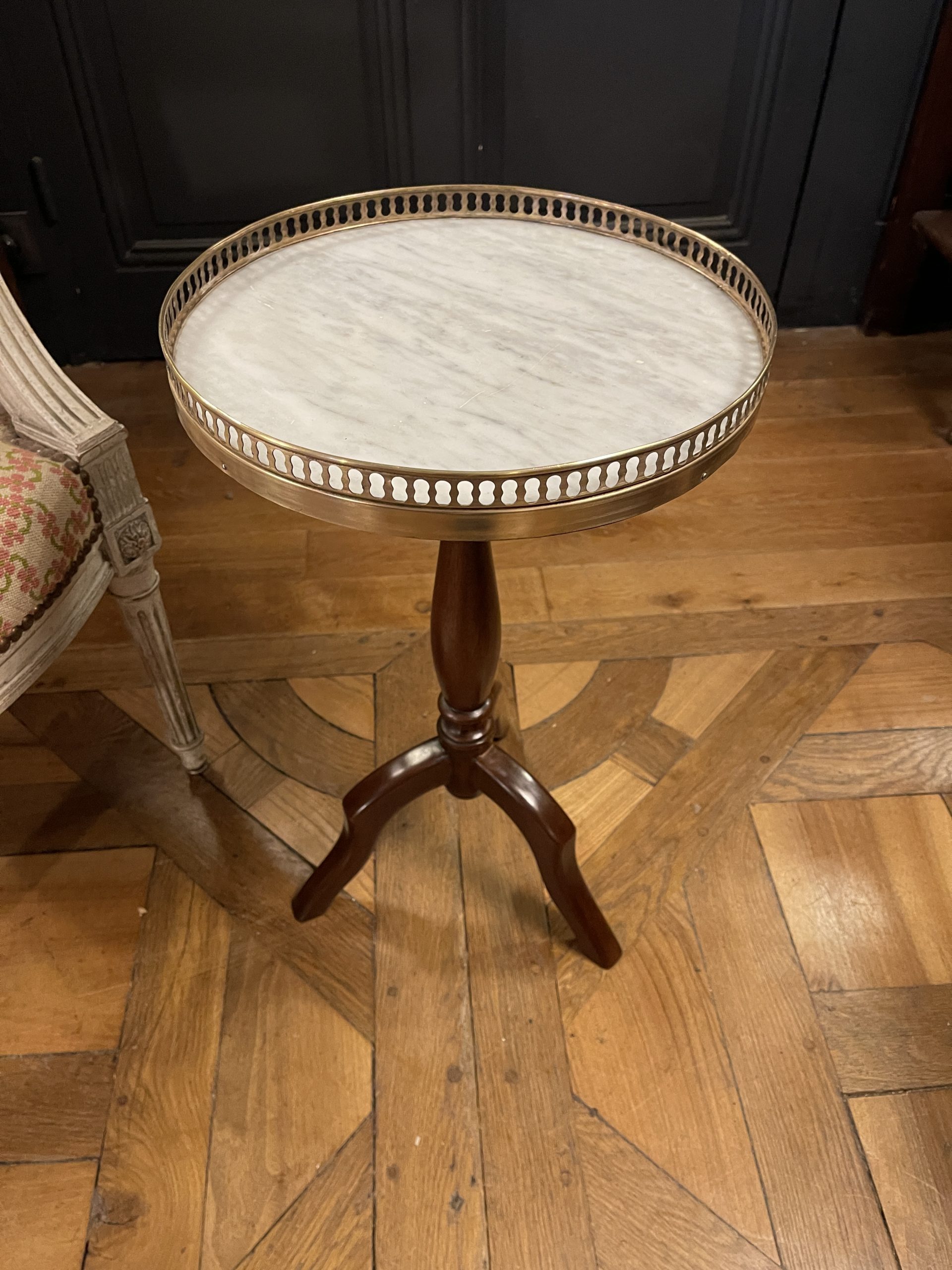 Ponvianne Antiquités guéridon tripode 3