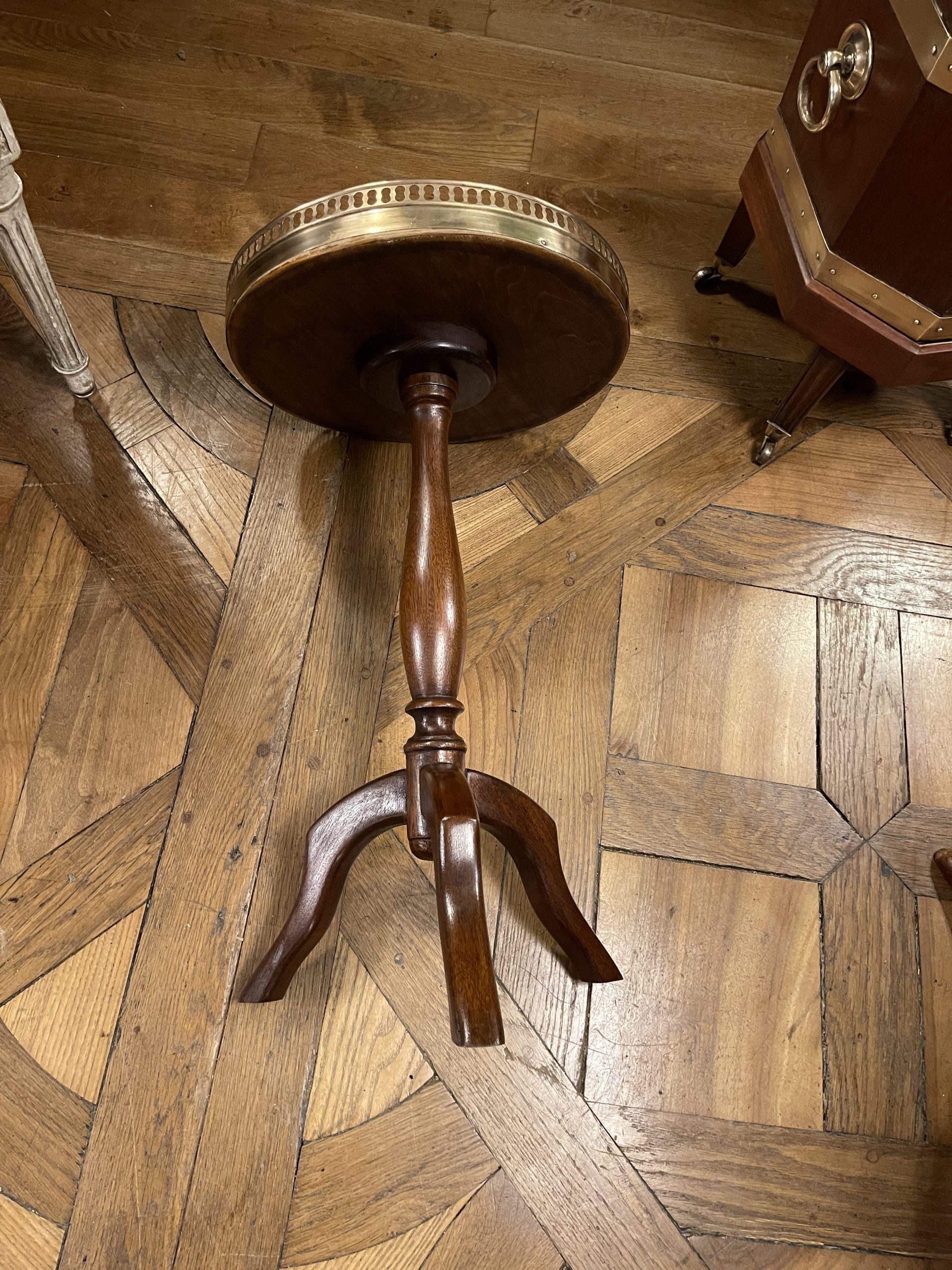 Ponvianne Antiquités guéridon tripode 7