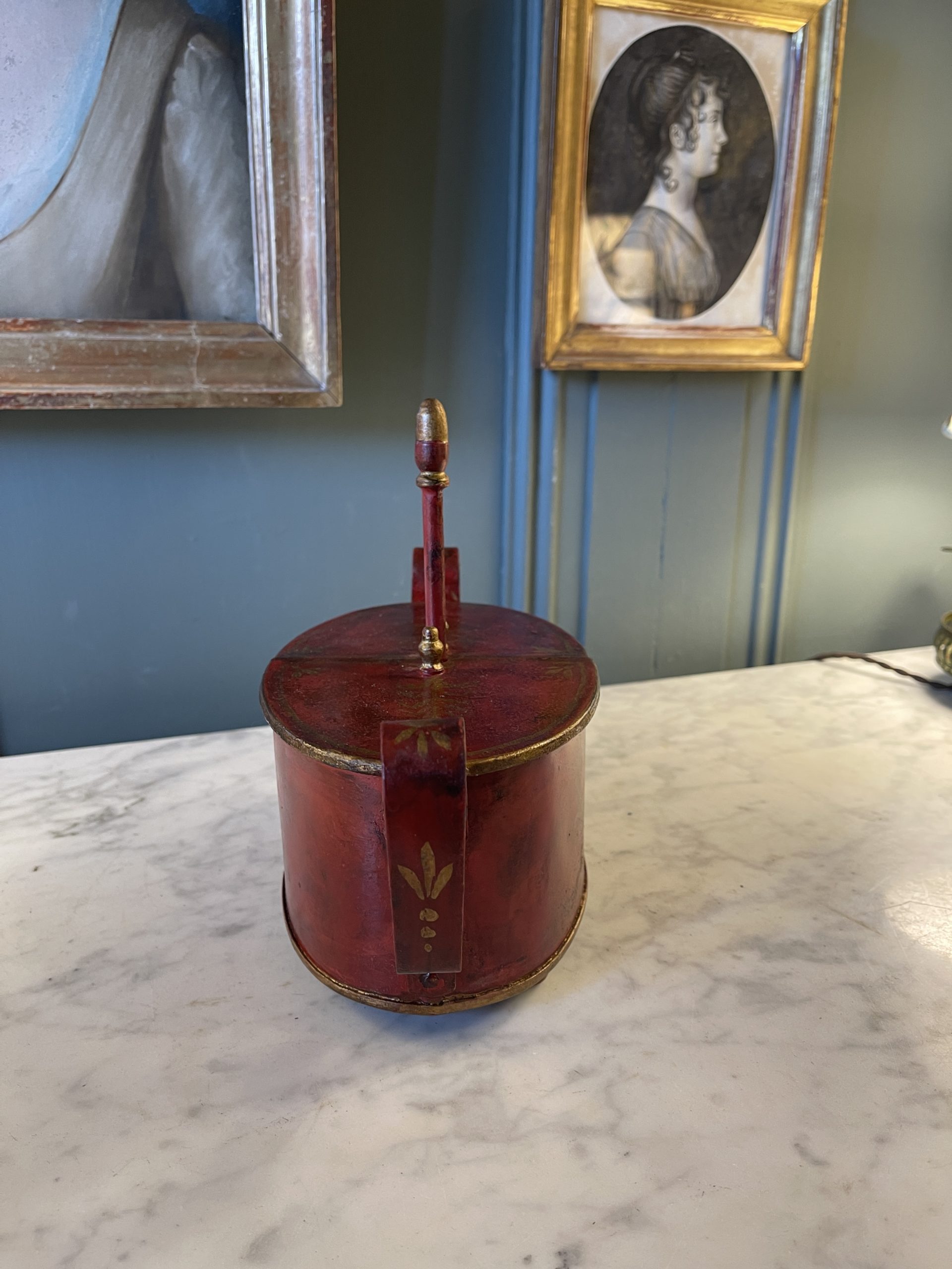 Ponvianne Antiquités oeufrier 2