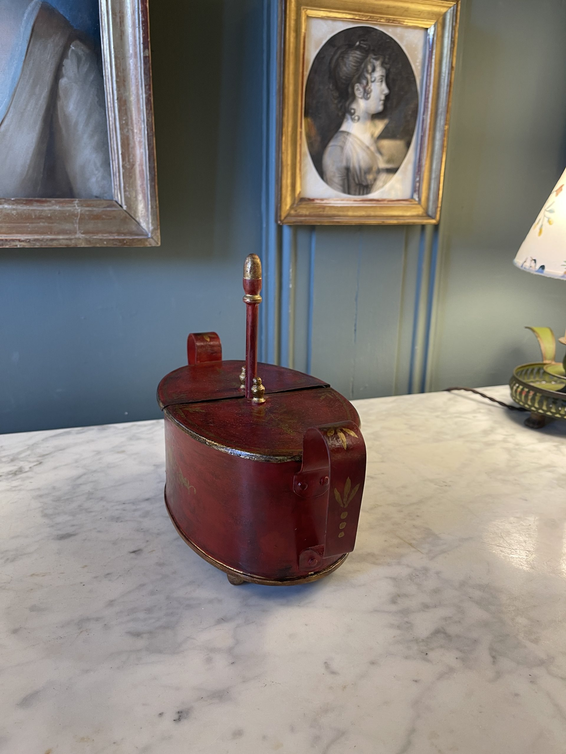 Ponvianne Antiquités oeufrier 4
