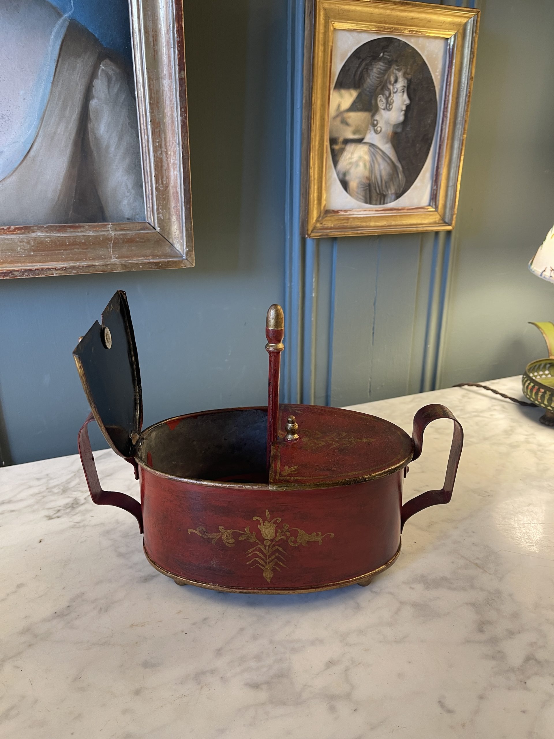 Ponvianne Antiquités oeufrier 5