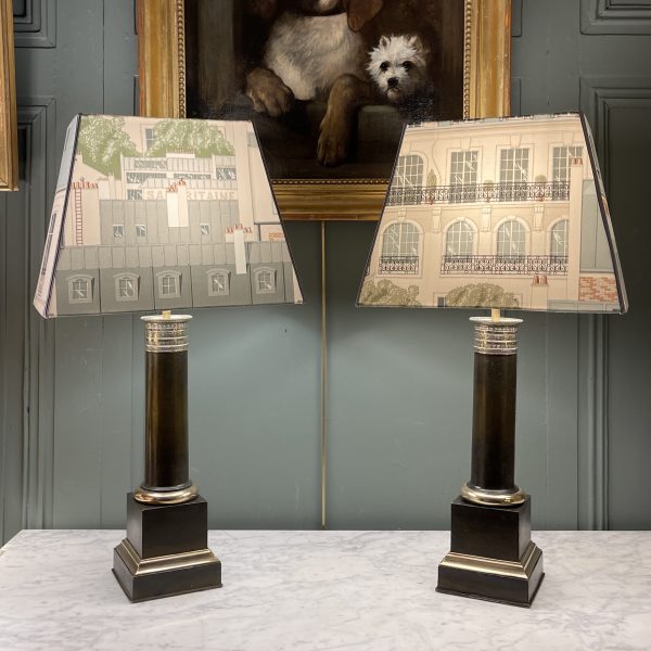 Paire de lampes Carcel en tôle peinte, hauteur 67 cm
