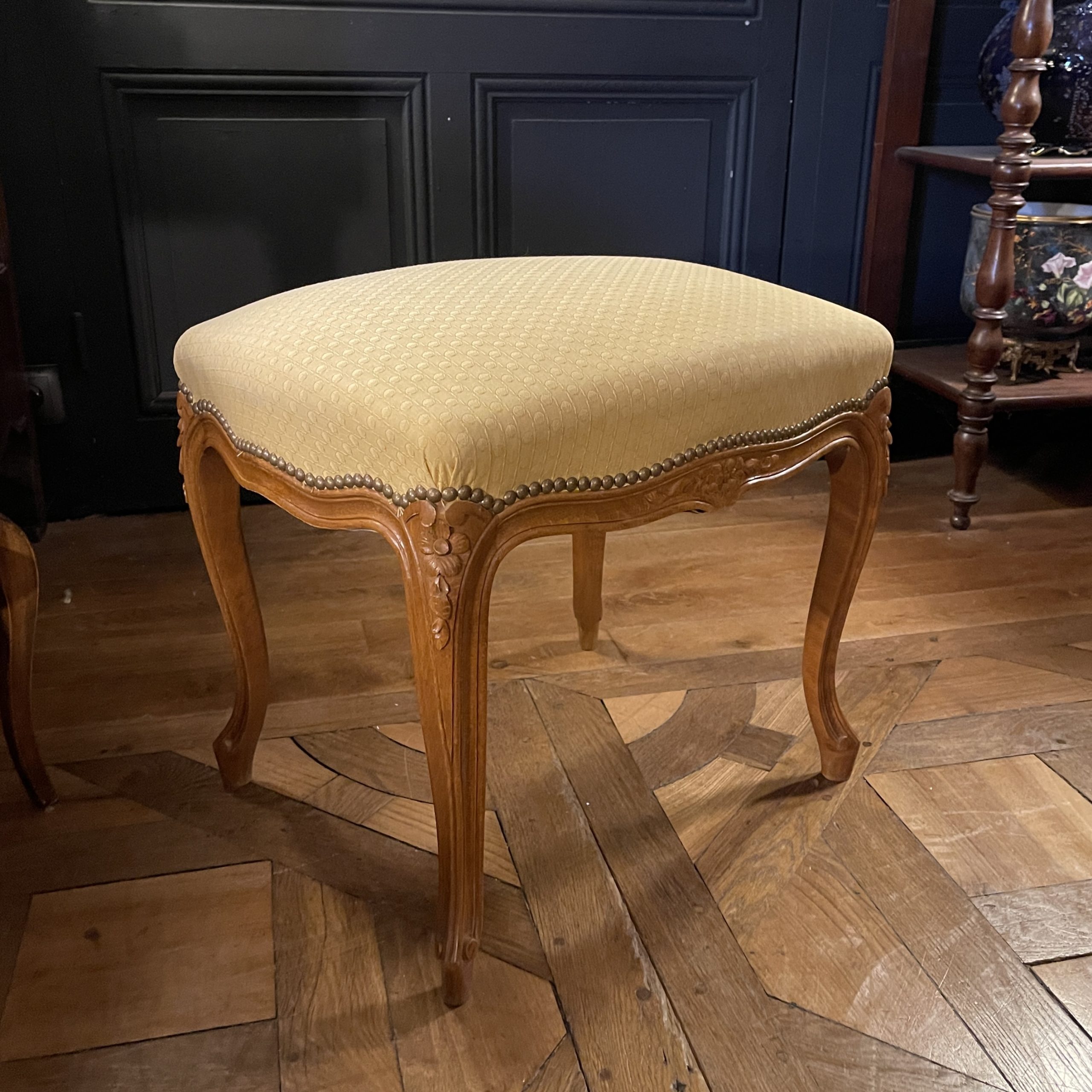 Ponvianne antiquités Tabouret style Louis XV 1