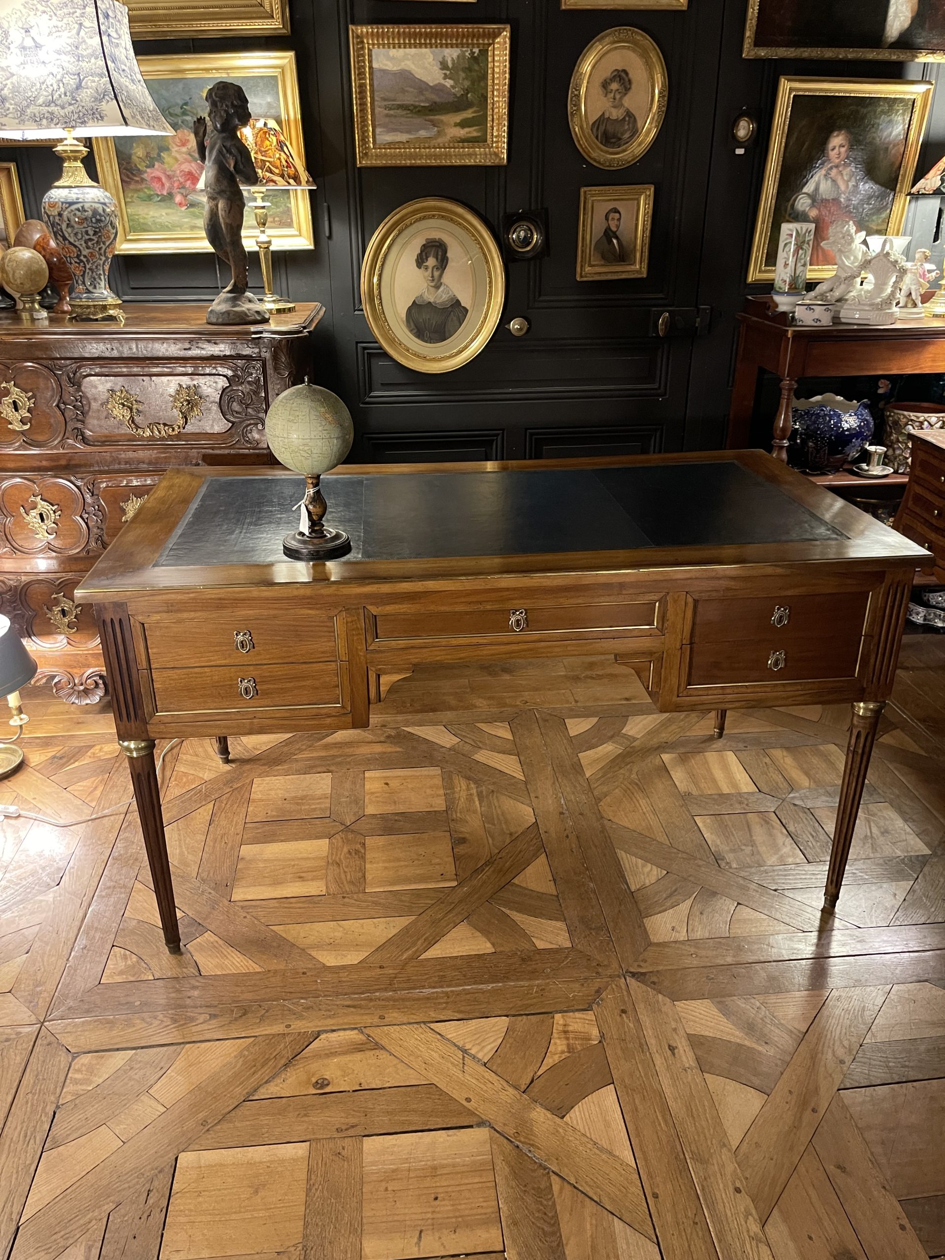 Ponvianne antiquités bureau plat 6