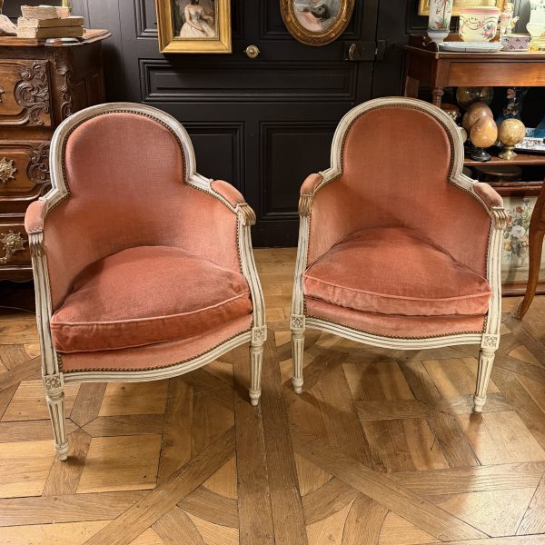 Paire de bergères en bois peint