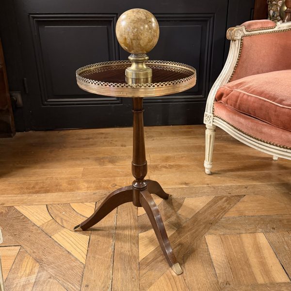 Petit guéridon tripode, Hauteur 53 cm