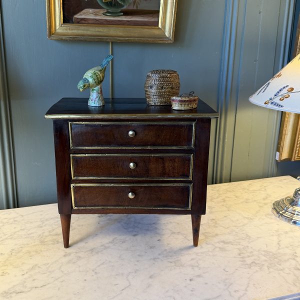 Commode de poupée début XIXème