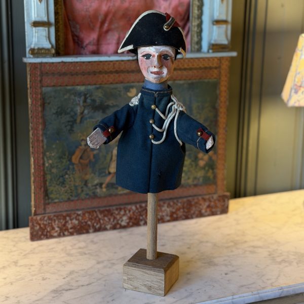 Le gendarme, Marionnette à gaine du théâtre Guignol