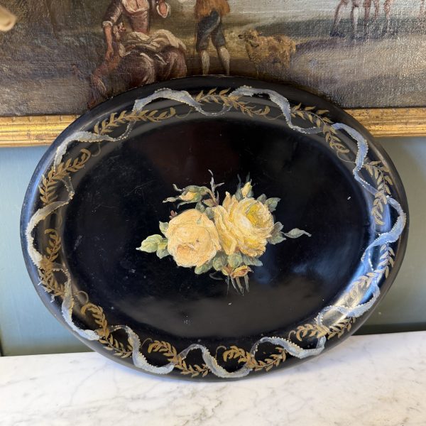 Plateau oval en tôle peinte