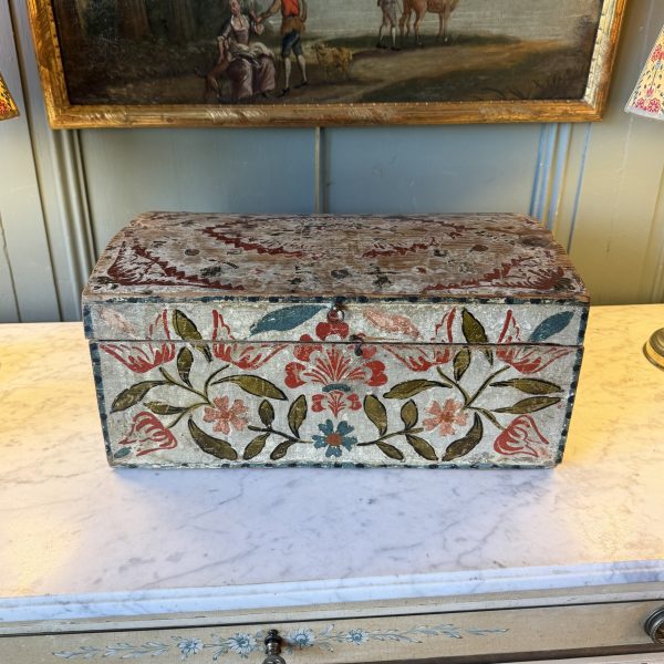 Coffret de mariage en bois peint