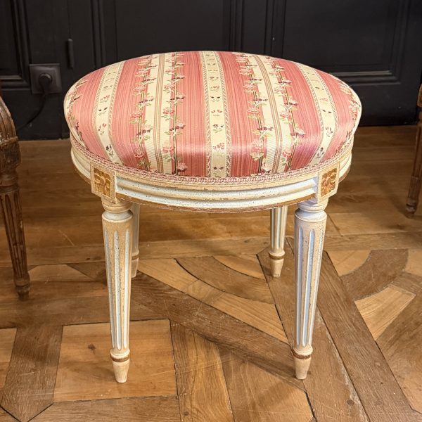 Tabouret en bois peint de style Louis XVI