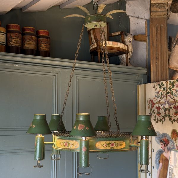 Lustre à Quinquet en tôle peinte à six feux