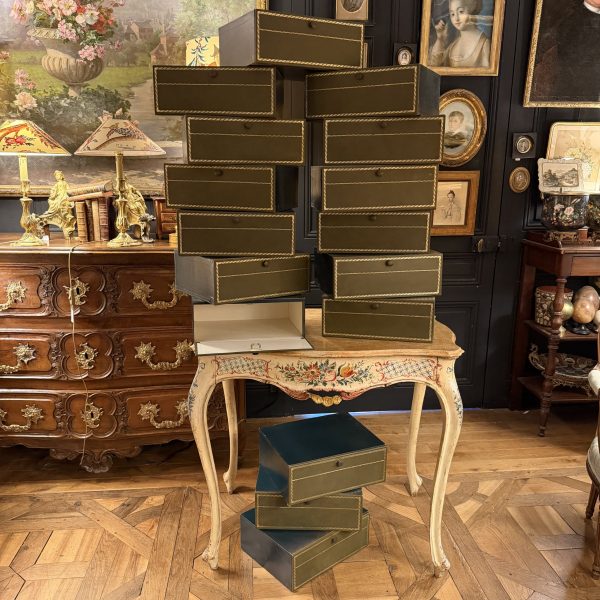 16 boîtes de cartonnier