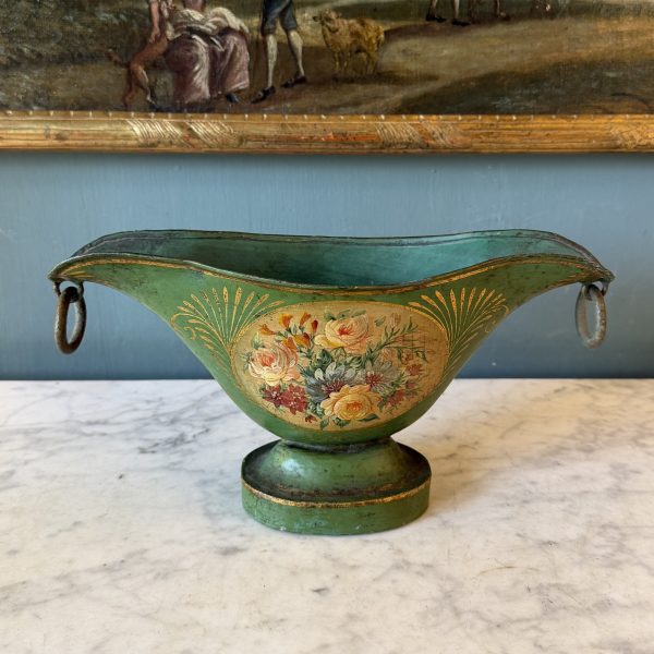 Petite jardinière en tôle peinte à décor floral