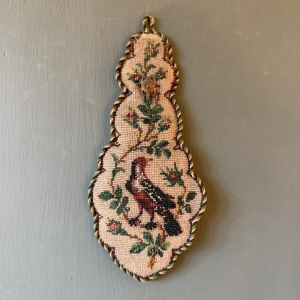 Broderie ancienne de perles