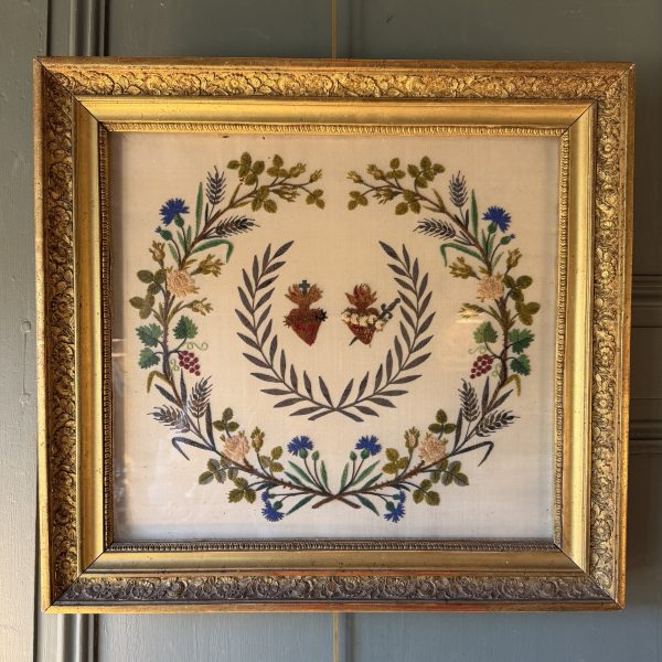 Broderie aux Sacrés-Coeurs