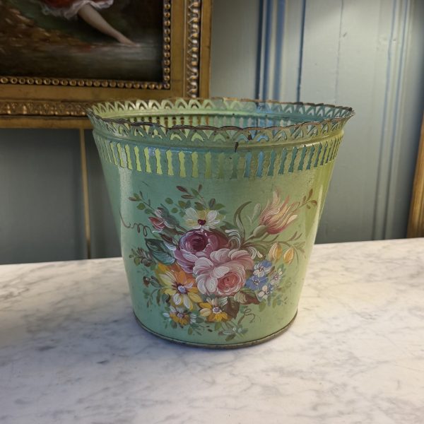 Cache-pot ou corbeille en tôle peinte, Hauteur 19 cm
