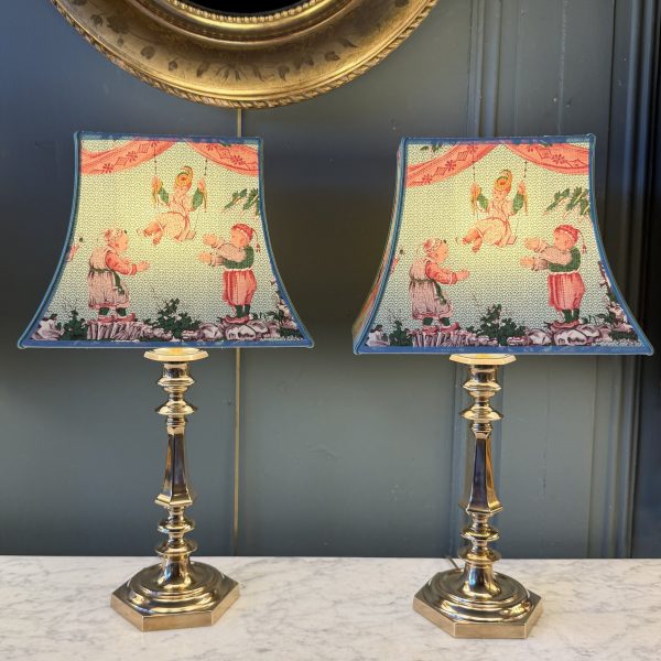 Paire de lampes en bronze, Hauteur 46 cm
