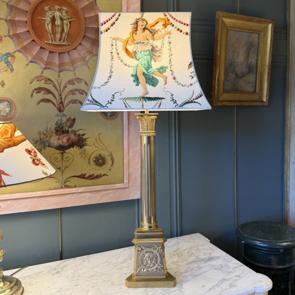 Grande lampe en bronze doré de style Empire, Hauteur 80 cm