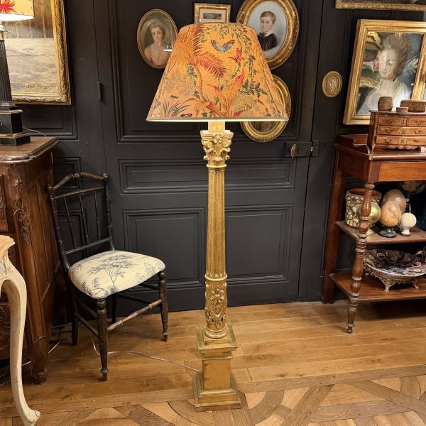 Lampadaire en bois doré, Hauteur 147 cm