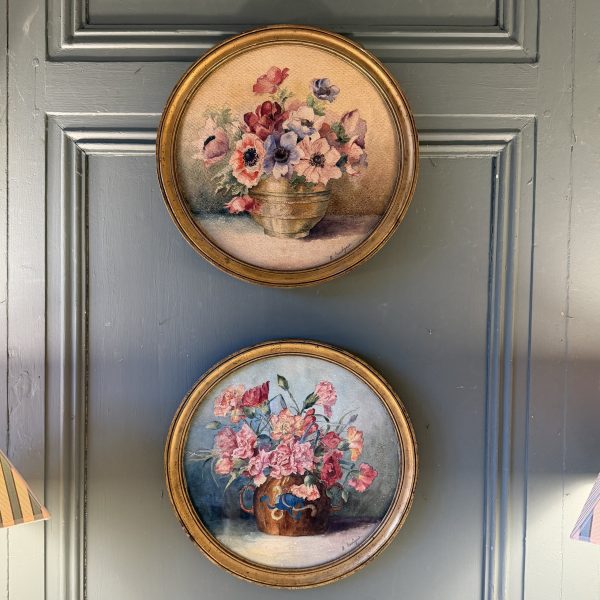 Paire d'aquarelles de fleurs début XXème, Diamètre 36 cm