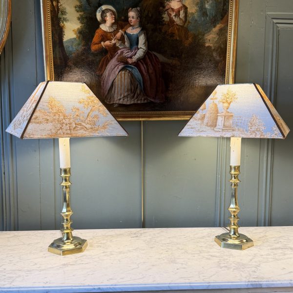 Paire de lampes en bronze, Hauteur 52 cm