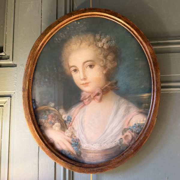 Portrait ovale d'une jeune femme, pastel fin XVIIIème, n°1